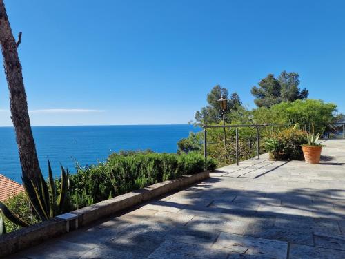 Appartamento in Villa Mimosa — 4-Star Luxury Hotel in Cervo, Italy