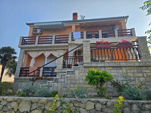 Apartments with parking space Palit Rab 24756 — 4-Star Luxury Hotel in Rab, Croatia