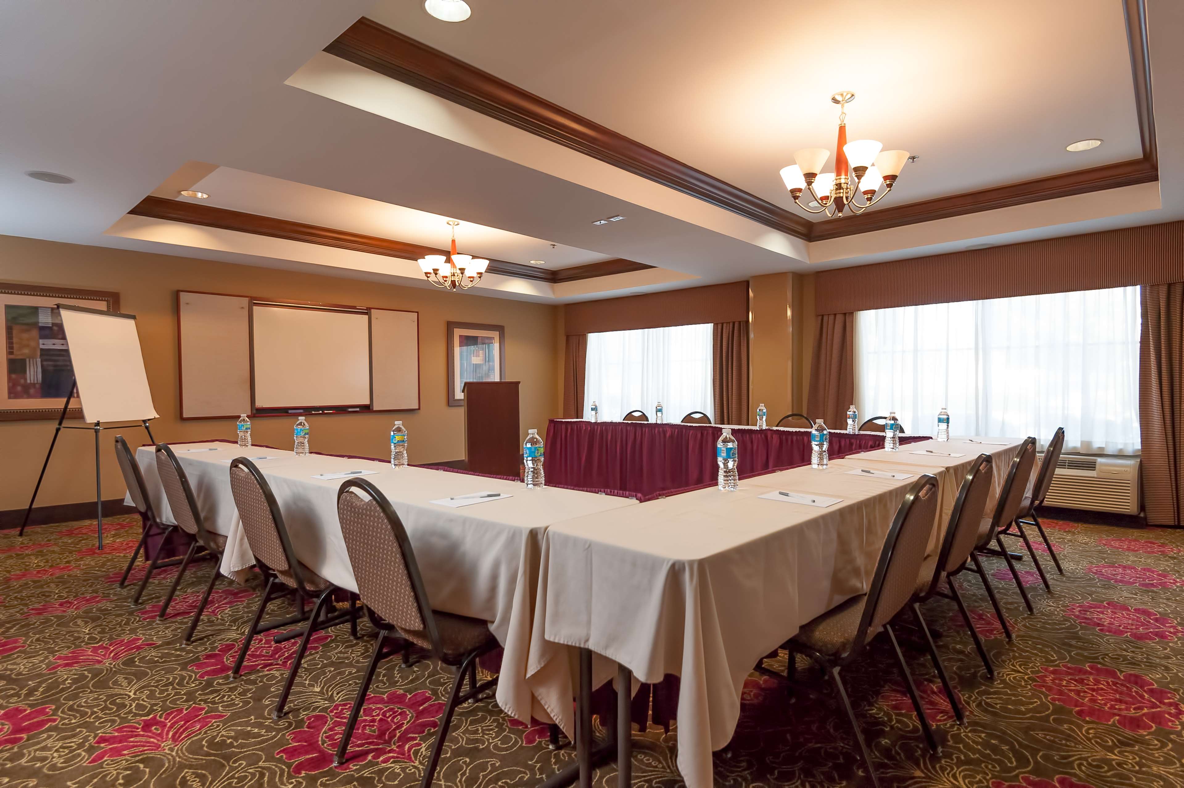 Hampton Inn East Windsor - photo 28