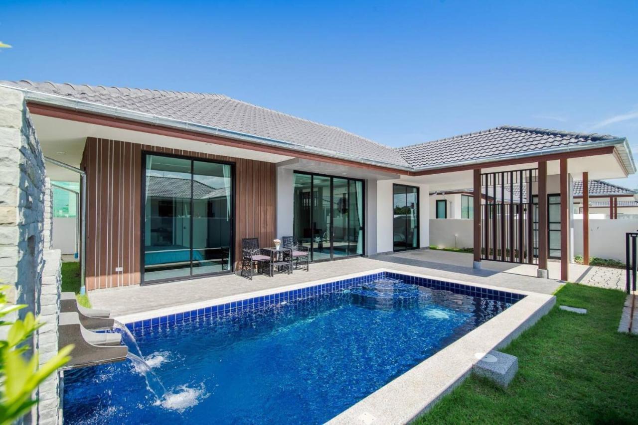 2 Bed Contemporary Pool Villa — 4-Star Luxury Hotel in Hua Hin, Thailand