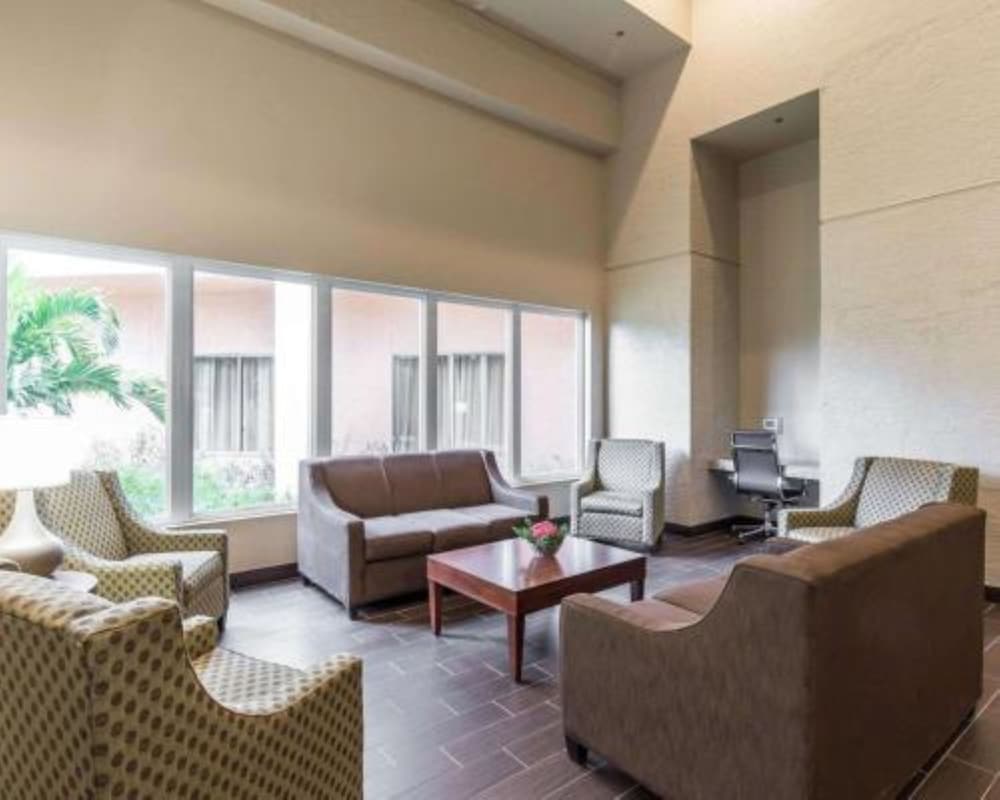 Tollgate Inn - carbon neutral hotel in Naples