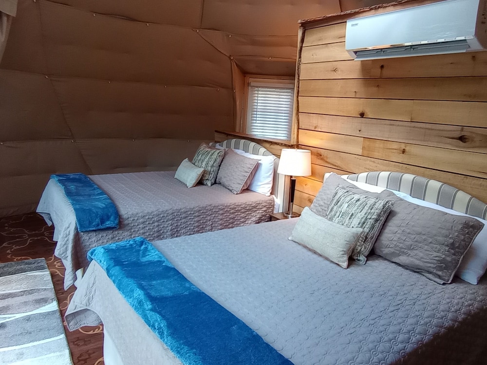 GlampOut Resort Elk River - photo 5