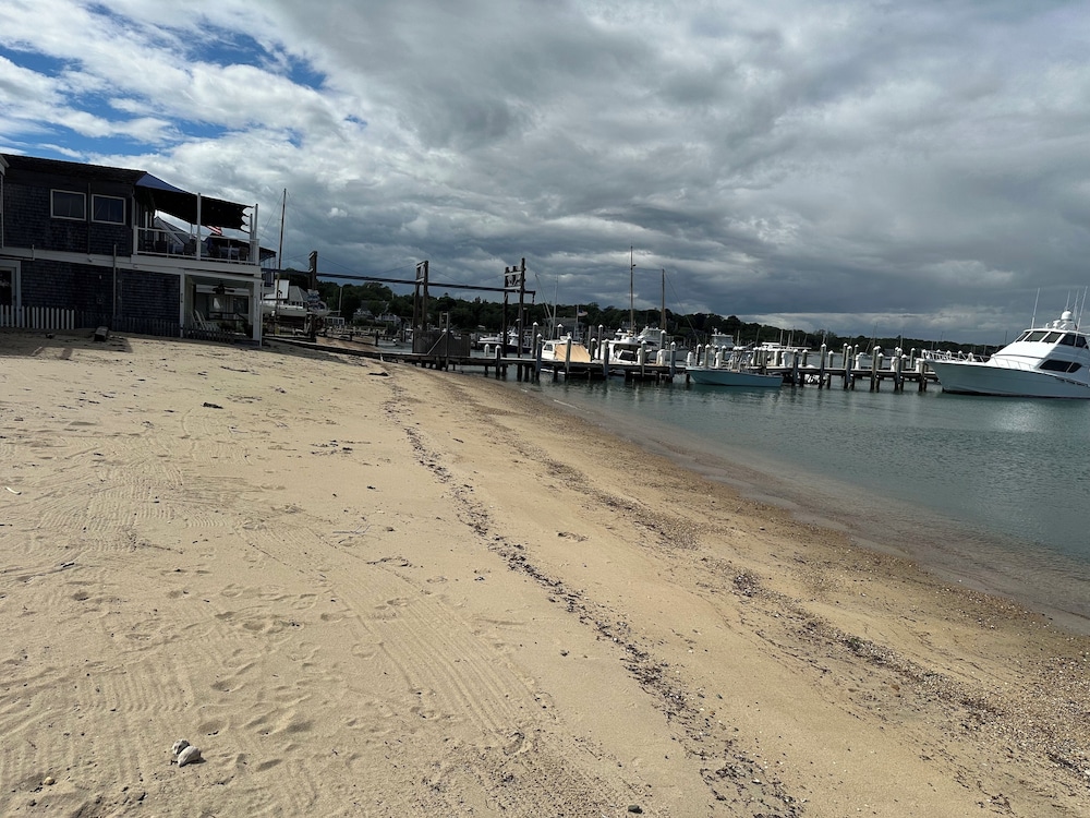 Vineyard Harbor Motel Private Beach - photo 381