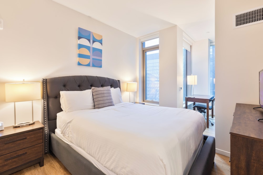 Luxury Apt Heart of Seaport — 4-Star Luxury Hotel in Boston, United States