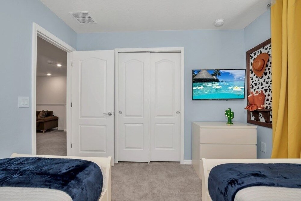 Brand New Home In Top Rated Resort Solterra 5 Bedroom Townhouse by Redawning - photo 9