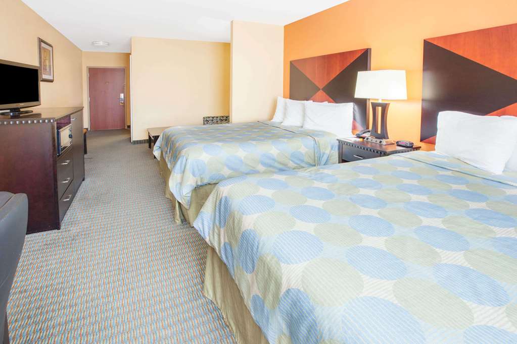Days Inn & Suites by Wyndham Russellville - photo 6