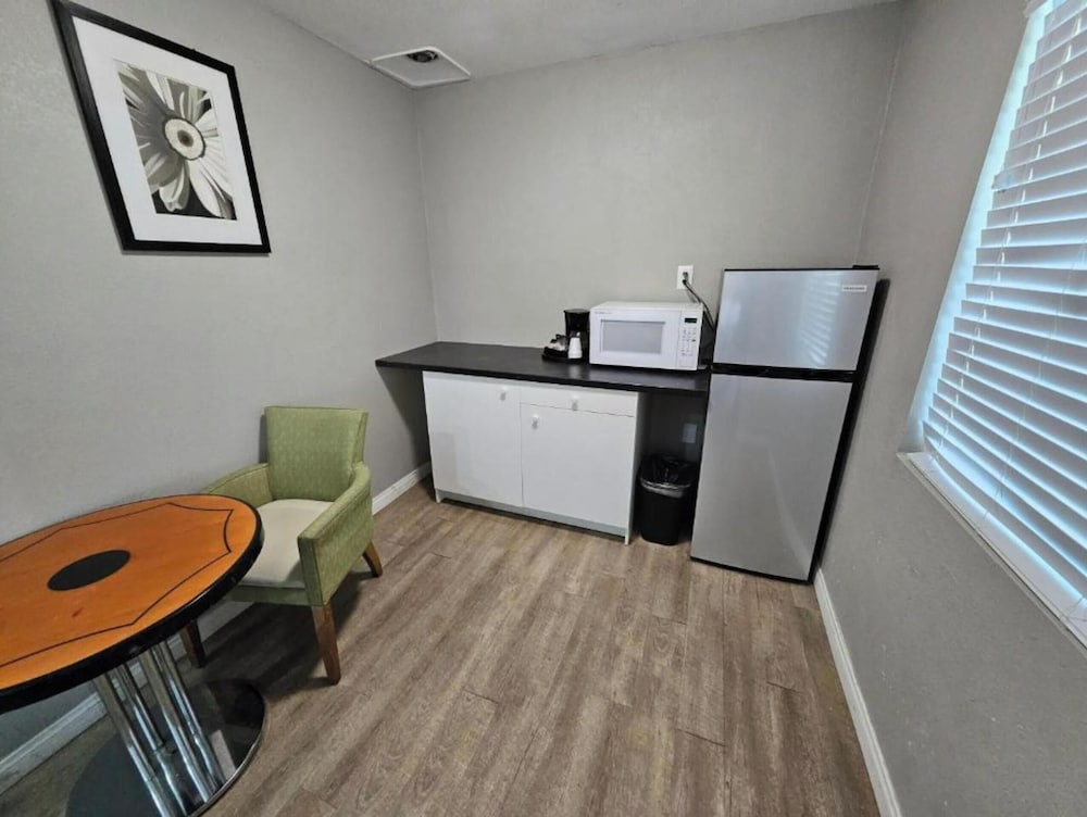 Hotel Ridgecrest An Extended Stay Studio - photo 6