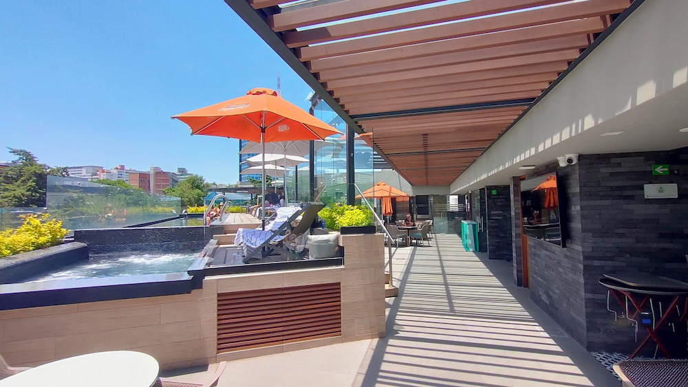 Rooftop pool