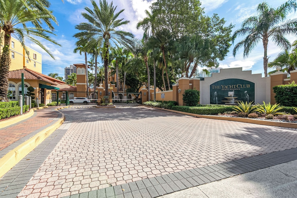 Resort Condo By Aventura Mall Gated Community — hotel in Aventura