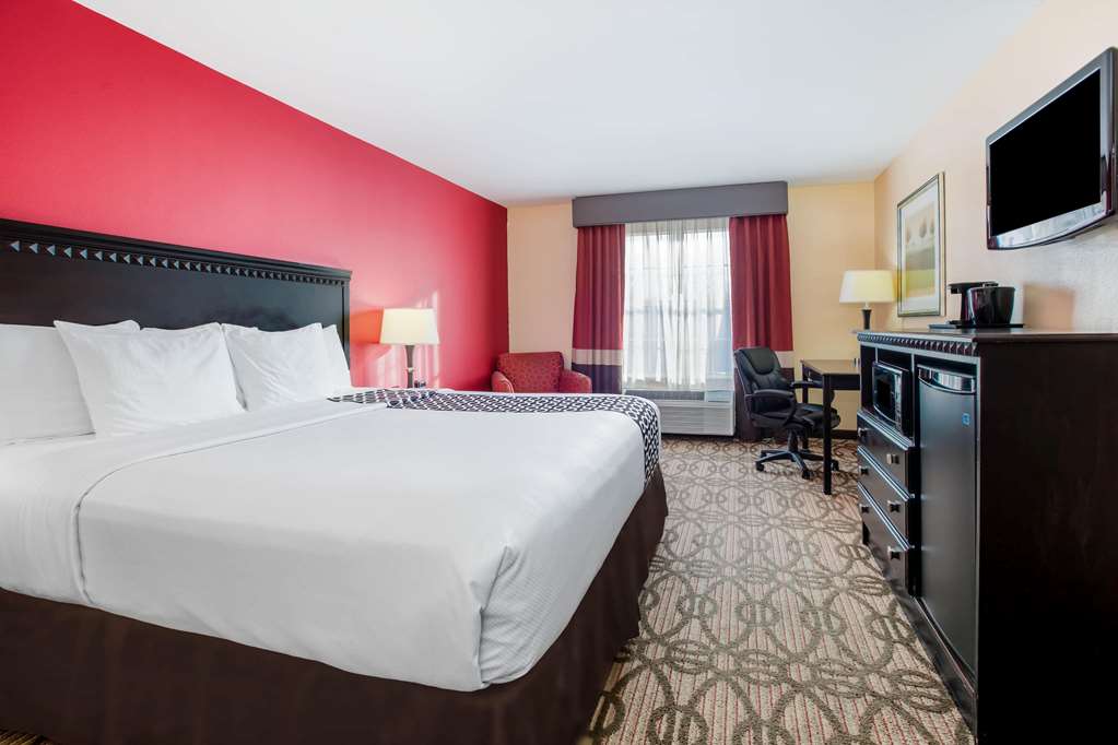 La Quinta Inn & Suites by Wyndham Dallas Mesquite - photo 28