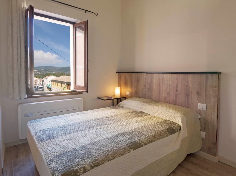 In Piazza relais in Sirolo, Italy