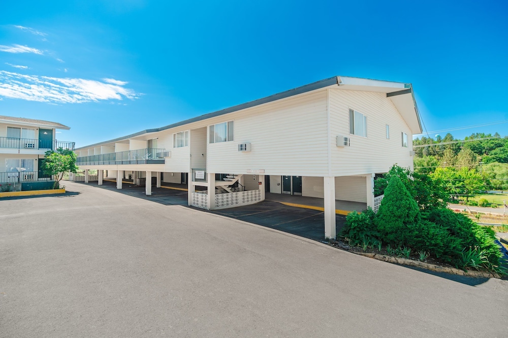 Pullman Garden Inn - photo 12
