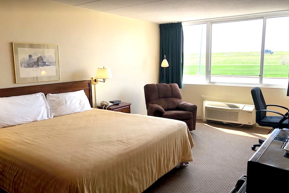 Norwood Inn & Suites Worthington - photo 2