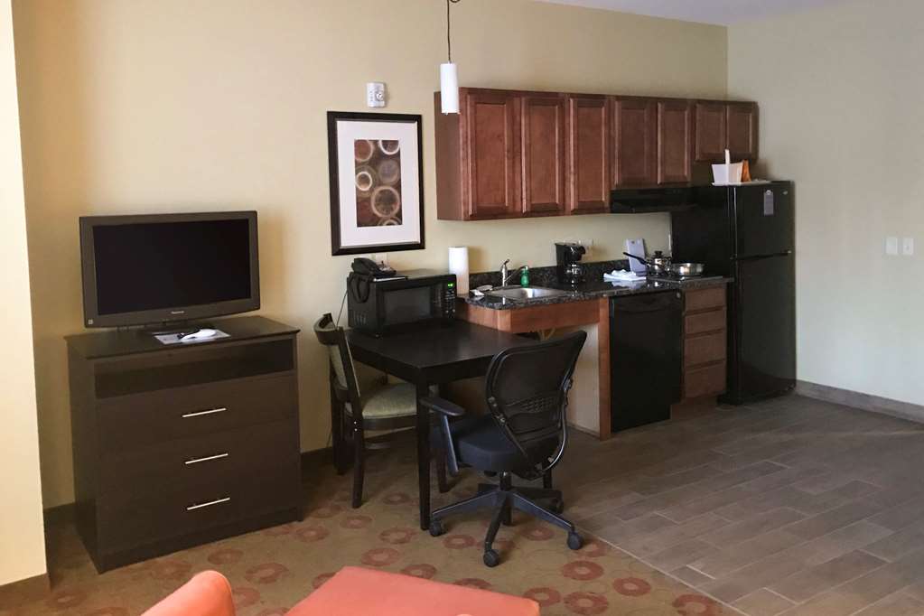 Suburban Studios Cedar Falls - photo 21