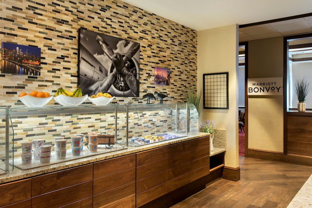 Philadelphia Airport Marriott - photo 43