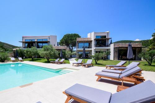 Elies Aesthetic Living in Nea Iraklitsa, Greece