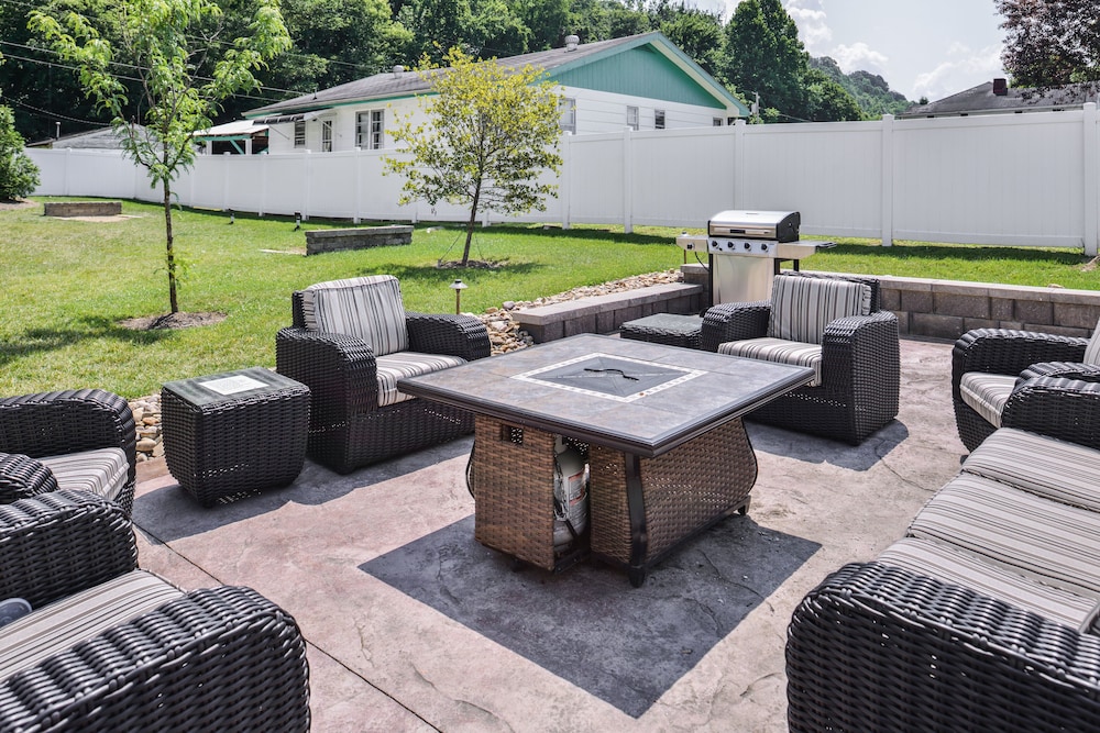 Holiday Inn Express & Suites Ironton by IHG - photo 44