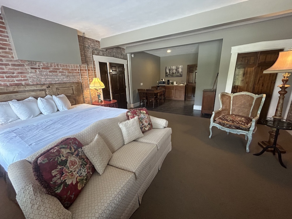 William Watson Hotel - photo 23