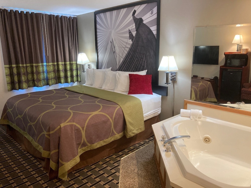 Super 8 by Wyndham Chisago City - photo 6