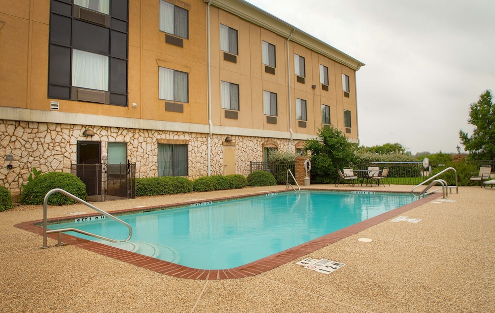 Holiday Inn Express & Suites Center by IHG - photo 34