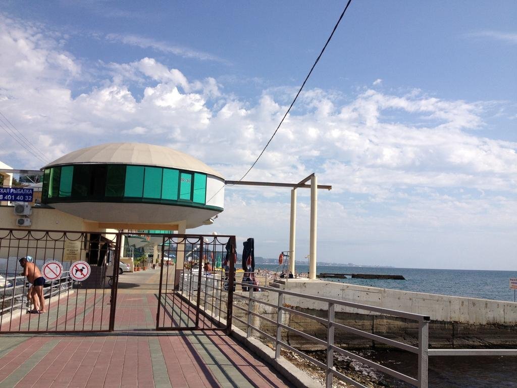 Kottedzh v Sochi na beregu morja — 4-Star Luxury Hotel in Sochi, Russia