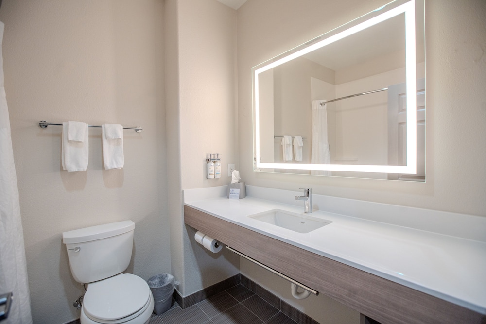 Holiday Inn Express Cleveland by IHG - photo 26