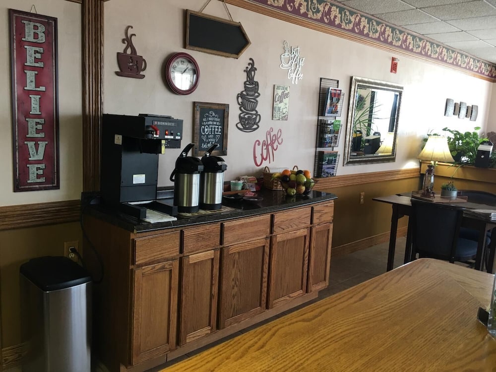 Southfork Motel - photo 15