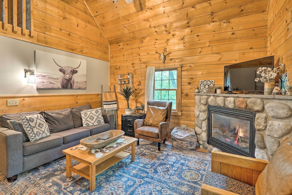Cozy Retreat With Porch And Double Jj Resort Access — Montague
