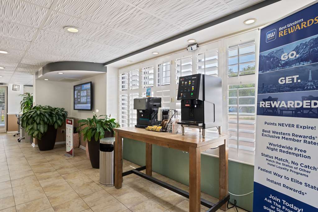 Best Western Plus Holiday Sands Inn & Suites - photo 42