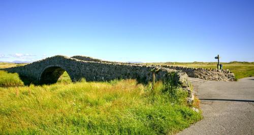 Pandy Aberffraw — Unknown City — photo 2