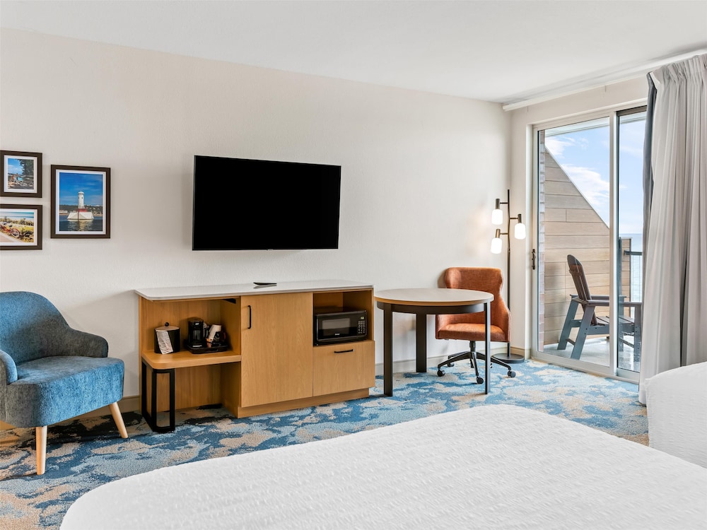 Hampton Inn by Hilton St Ignace Lakefront Mackinac - photo 10
