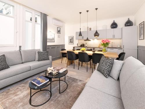 Mini Loft Design With Eiffel Tower Paris 16 View - last minute hotel in Paris