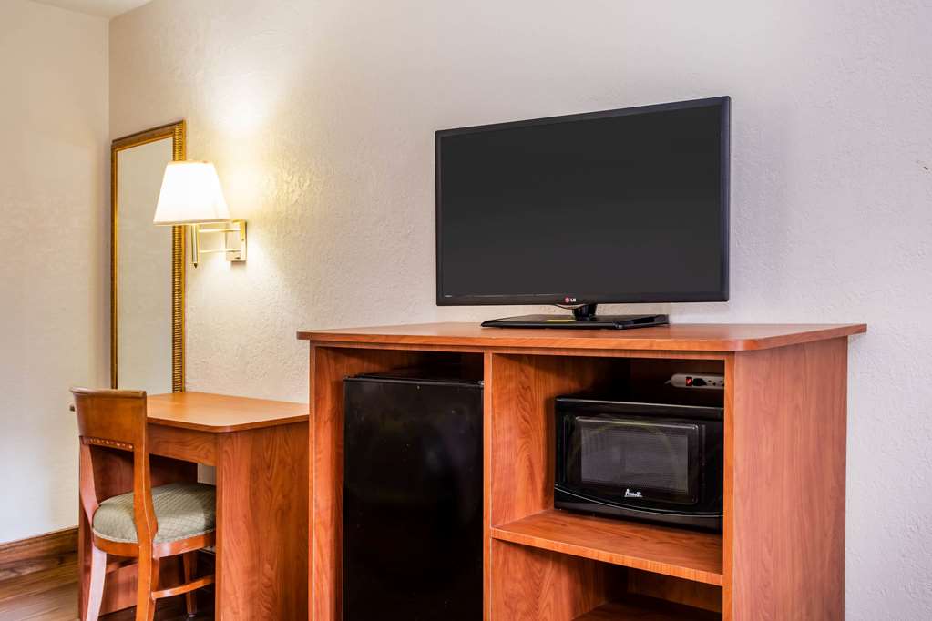 Super 8 by Wyndham North Palm Beach - photo 26