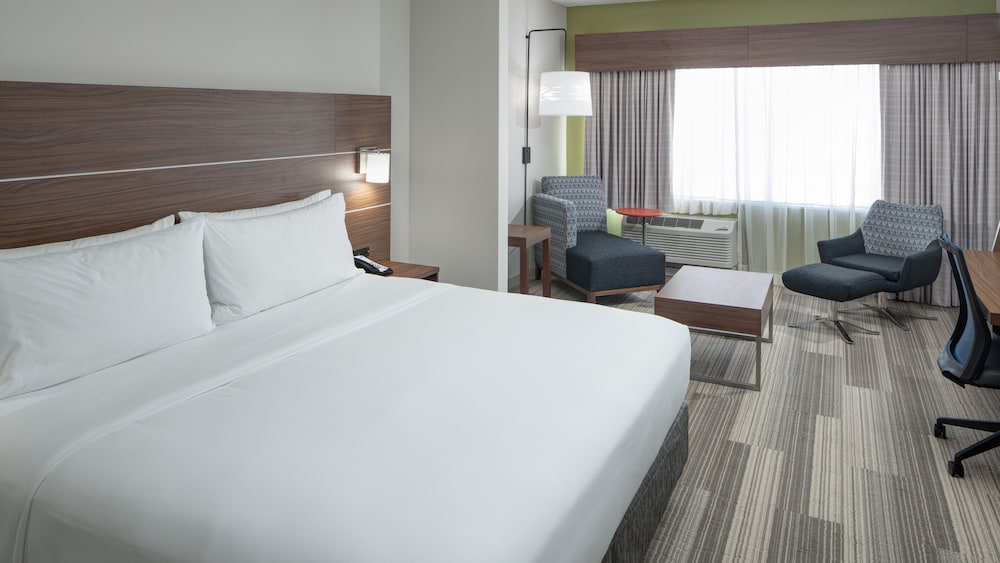 Holiday Inn Express & Suites Orlando at SeaWorld by IHG - photo 17
