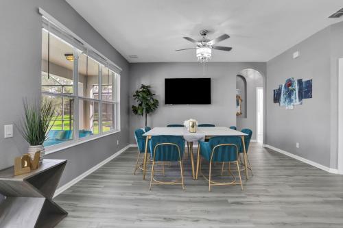 Themed Luxury 6BR Getaway with Resort Amenities - photo 13