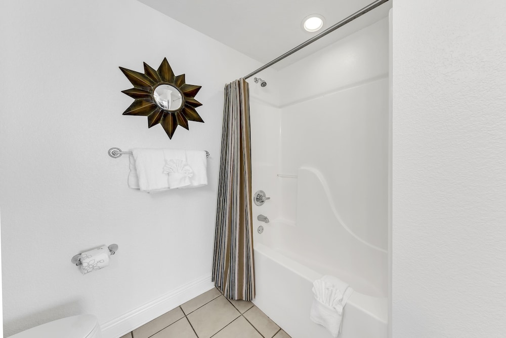 Crystal Tower 1506 - photo 23