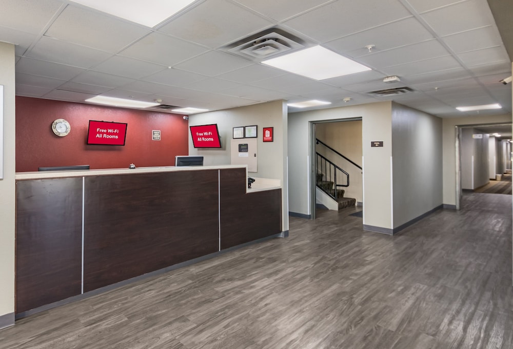 Red Roof Inn & Suites Austin East Manor - photo 3