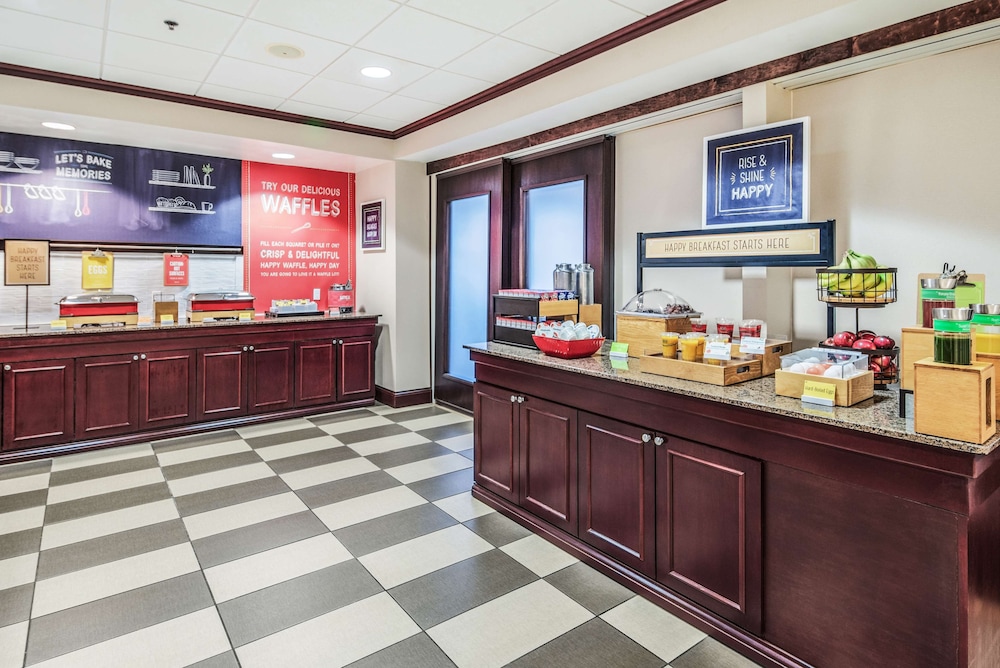Hampton Inn Greenfield - photo 48