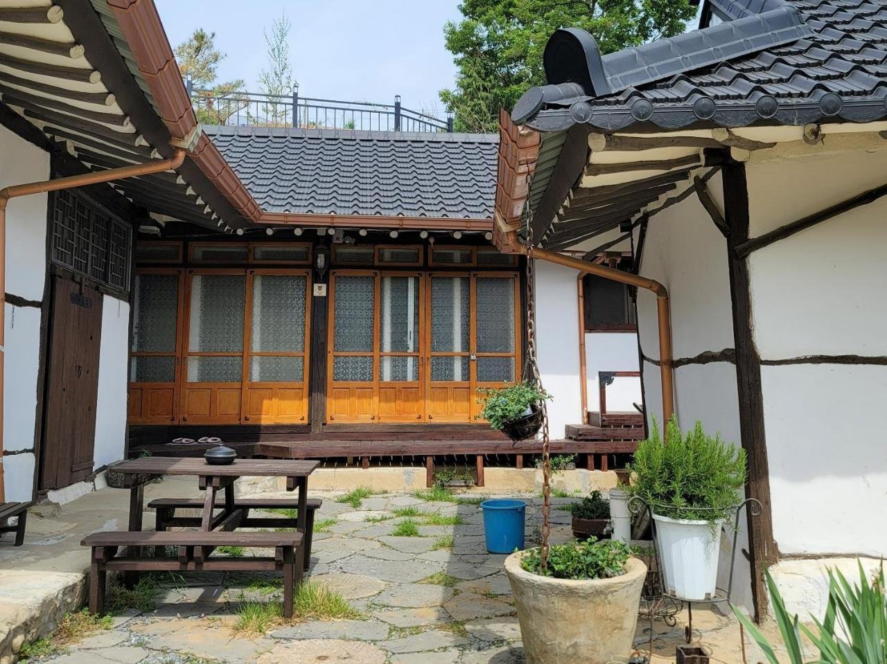 Paju Hanokaeseo Harureul — 4-Star Luxury Hotel in Paju, South Korea