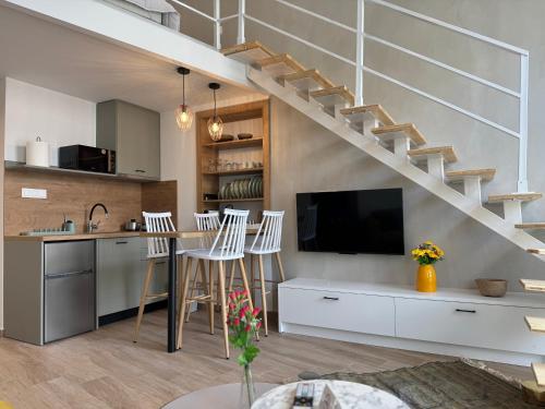Arches House Kavala Private Parking — 4-Star Luxury Hotel in Kavala, Greece