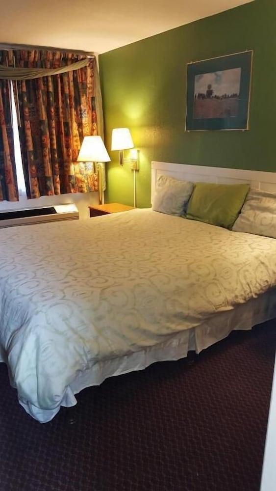 Budget Inn and Suites El Centro - photo 12