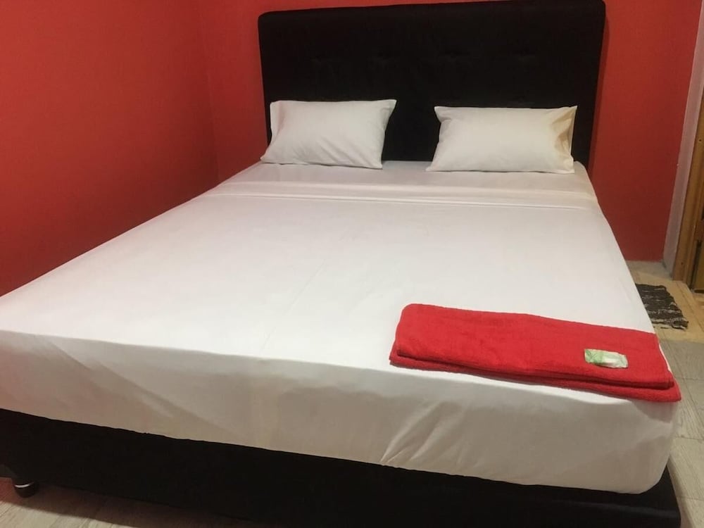 Coconut Hotel — hotel in Kediri