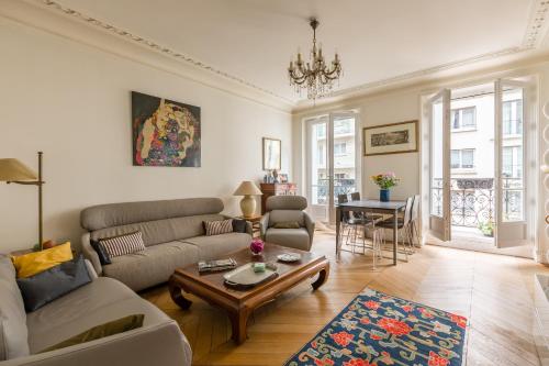 Ambassador Hideaway — 5-Star Luxury Hotel in Paris, France