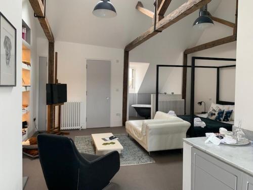 Montys Accommodation — 4-Star Luxury Hotel in Lewes, United Kingdom