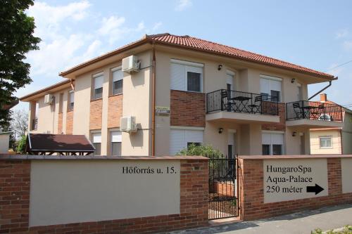 Imola és Andrea Apartmanház 2 — 4-Star Luxury Hotel in Hajduszoboszlo, Hungary
