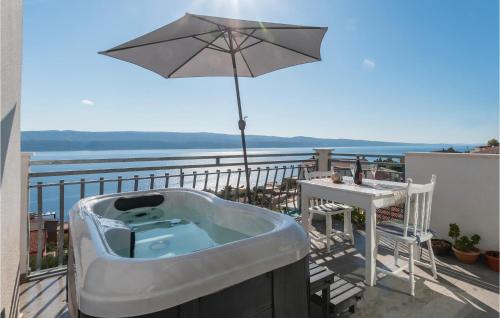 Three Bedroom Holiday Home In Stanici — 4-Star Luxury Hotel in Omis, Croatia
