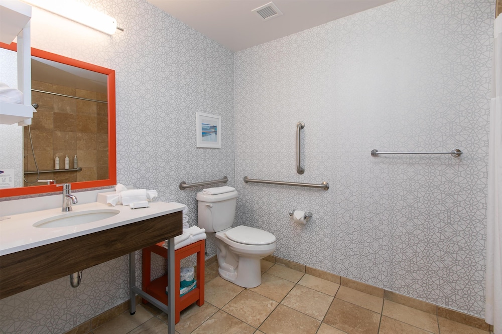 Hampton Inn & Suites Wilder - photo 22