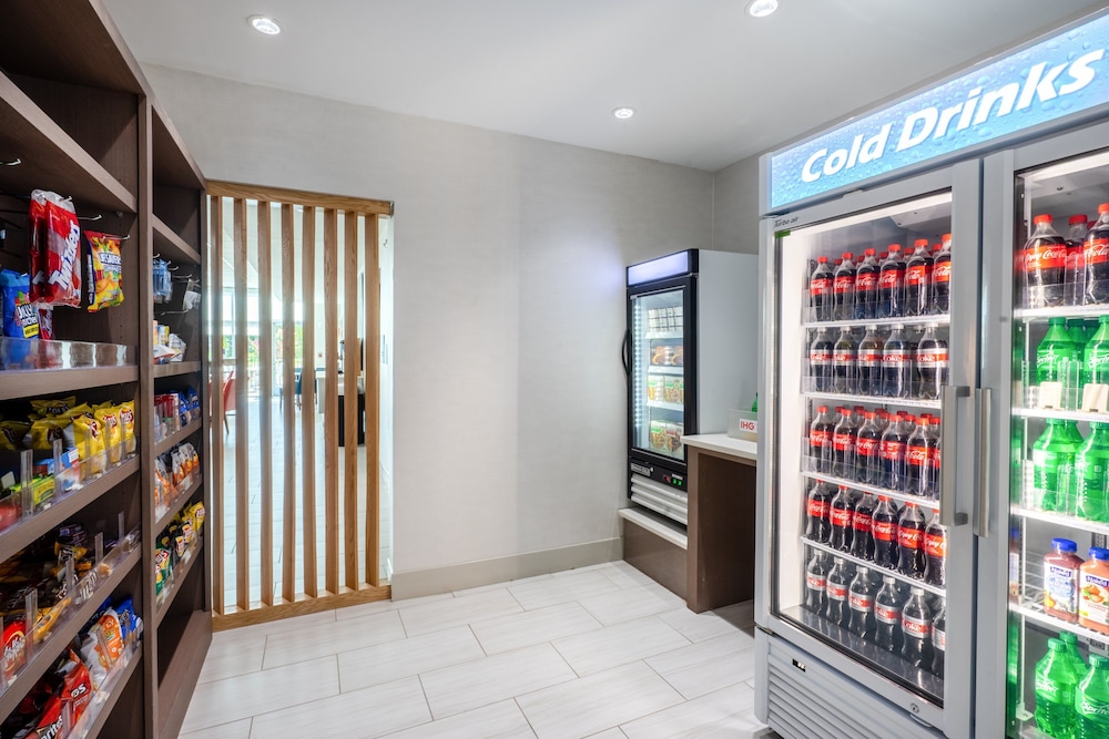 Holiday Inn Express & Suites Atlanta Airport NE Hapeville by IHG - photo 16