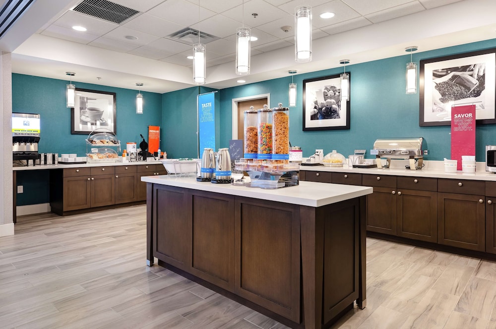 Hampton Inn Acworth - photo 36
