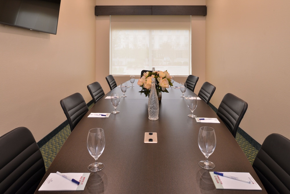 Candlewood Suites Austin Airport - photo 41